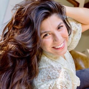 Meet your Posher, Zayra